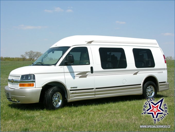 chevrolet van 2500 starcraft maxi.jpg